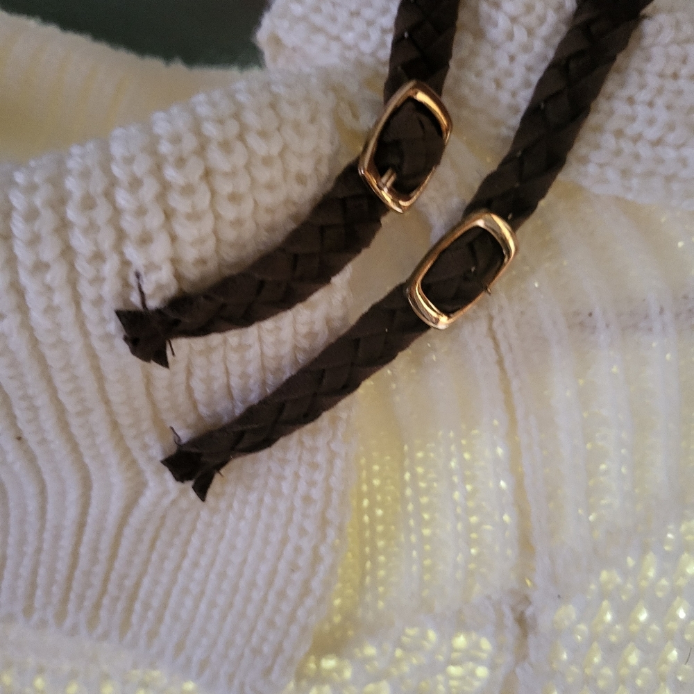 Poncho - Picture 3 of 4